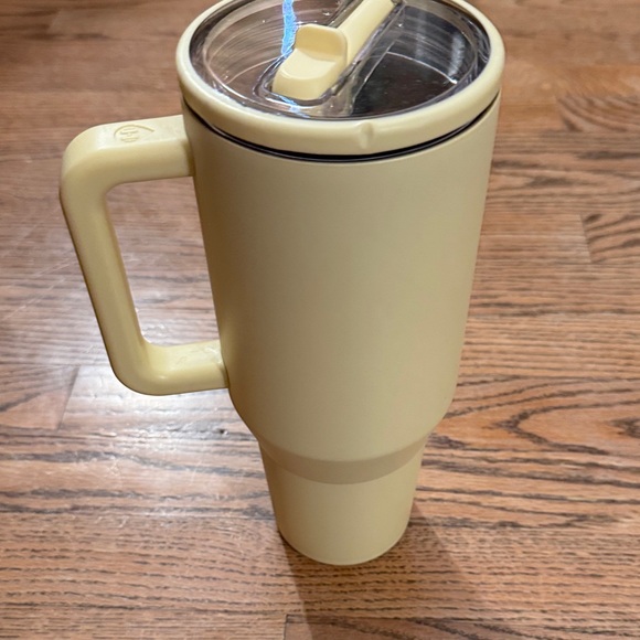 HydroJug Light Yellow Mug with Handle - Picture 3 of 3